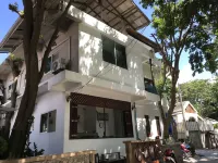 Miss Hong House