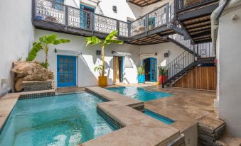 Chapel 5 Boutique Suites B&B