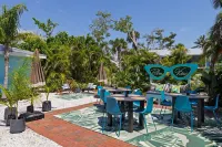 The Palmview and Sandpiper Inns Hotels in Sanibel