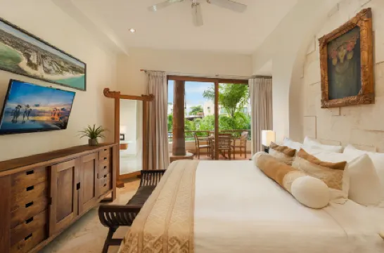 Porto Playa Condo Hotel and Beach Club