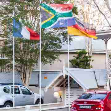 Quarry Lake Inn Hotel Exterior