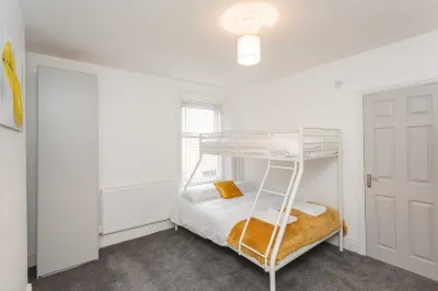 Cherry Property - Hornby Road Hotels in Greenhalgh-with-Thistleton