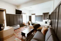 The Flying Steamshovel Inn Hotels in Rossland