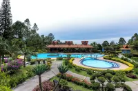 Sinabung Hills Berastagi - Swimmingpools
