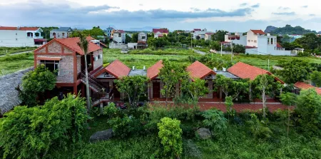 Bai Dinh Eco Homestay Отели в г. Gia Phuong