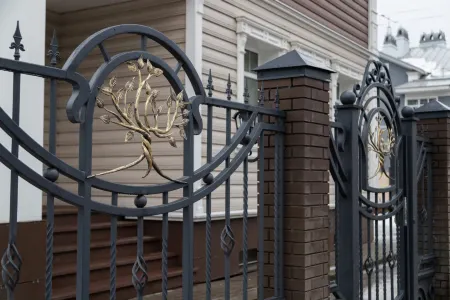 Sofiya Hotel Отели рядом с достопримечательностью «Памятник космонавту Павлу Беляеву»