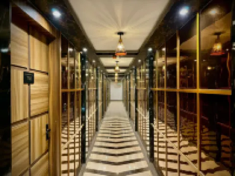 Hotel Lata Continental Hotels in Kanpur