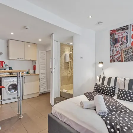 Artist Studio - Super Central Brighton - Sleeps 2 3 Guests - Free Wifi