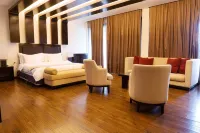 One to One Hotel & Apartments - piscina