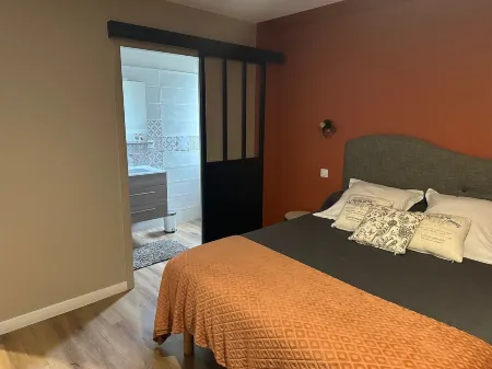 Le Relais Saint Germain Отели в г. Юсель