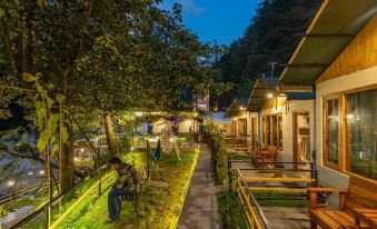 The Hosteller Kasol, Riverside