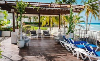 Coconut Court Beach Hotel