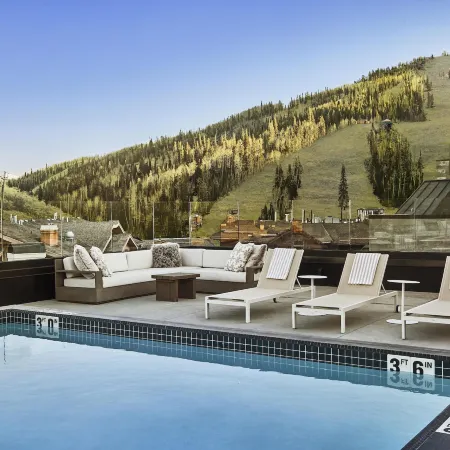 Goldener Hirsch, Auberge Collection