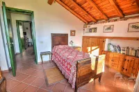 Villa with Garden in Sicily Near the Sea Hotels in Scillichenti