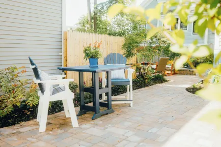 Martin Hill Inn Отели рядом с достопримечательностью «St. John's Episcopal Church»