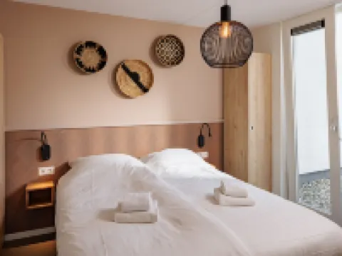 Sunny Dunimar Retreat