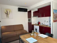 Appart'hôtel - Seclin-Appartements Hotels in Gondecourt