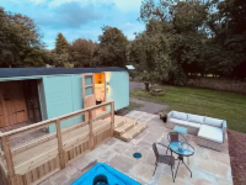 Shepherds Hut With Hot Tub Hotels in Milford Haven