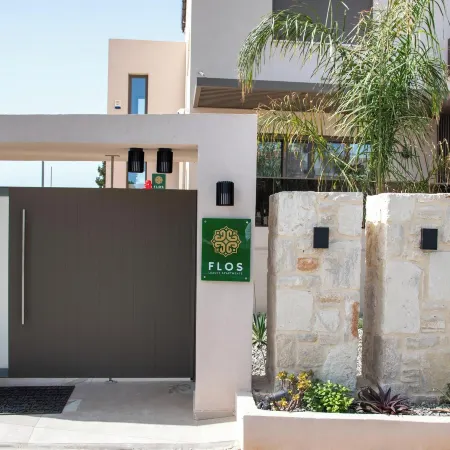 Flos Apartments