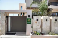 Flos Apartments Hotels in Pithari