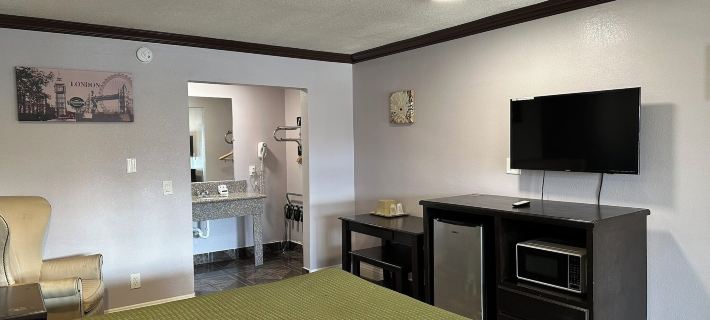 Corona Inn Hotels in Corona