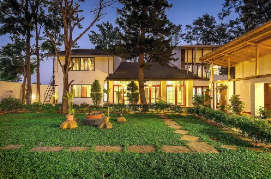 Azura Villa by Stayjade