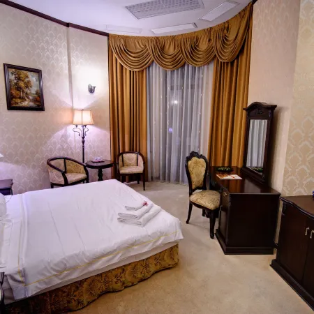 Hotel Carol