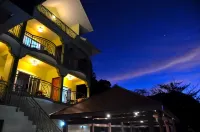 Treasure Cove Hotel & Restaurant Hoteles cerca de Bel Ombre Beach at La Scala