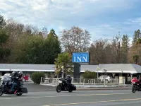 Western Village Inn-Newly Renovated Hotels in Willits