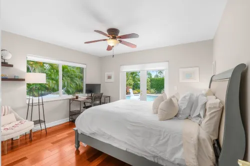 WATERFRONT & HEATED POOL- Tropical 2b/2b w/ Private Dock