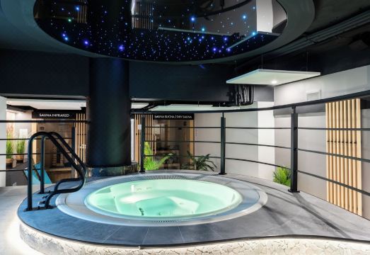 3. 호텔 크로즈노-..