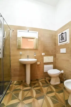 Al Console Depandance Con Jacuzzi Per Coppia