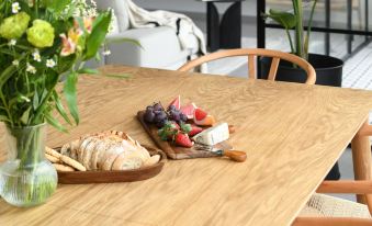 3Br High Quality Apt with City View