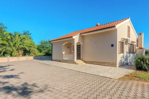 Holiday Home Suric Hotels in Privlaka