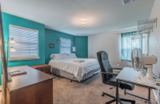 DFW Perfect Home with Garage Parking, Gated Yard,Business Amenities,Arcade game!