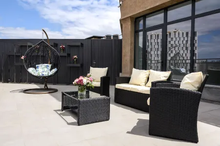 Hilltop North Avenue by Stellar Hotels, Yerevan Отели рядом с достопримечательностью «Каскад»