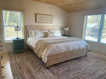 Brand New, Niboban Cabin 14 - Golden Smelt, Shared Waterfront Community