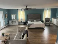 Spacious 6-Bedroom Solomons Island Retreat • Walk to Waterfront & Shops