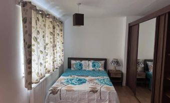 Spacious 3-Bed House with Car Park Near Heathrow