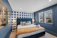 NEW 1BR on Salem Common l Steps to Witch Museum l Fenced in Yard + Parking Hôtels à proximité de : Salem Maritime National Historic Site