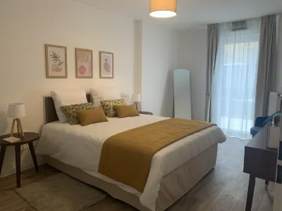 Manoir le Parc des Aubiers Hotels near Stade de Beauregard - Halle des Sports
