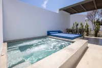 White Holidays Project - Hot Tub
