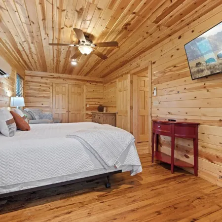 Mountain View Cabin w/ Hot Tub & Fire Pit
