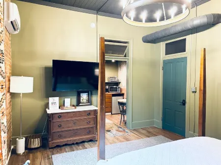 Dixon Suite at Remedies Inn Boutique Hotel.  Private room, bath and kitchenette.