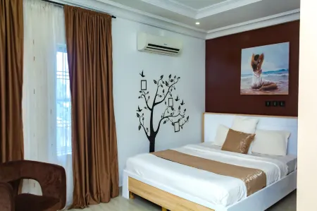 The Point Hotel & Suites Отели в г. Джос