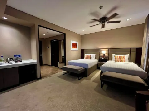 The Plaza Garden Hotel and Residences