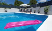Holiday Home Gabi - piscina