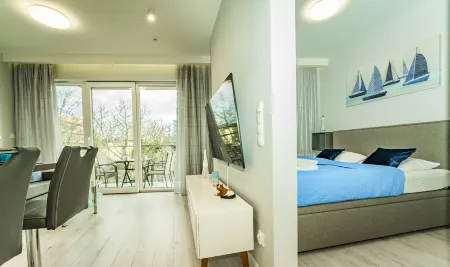 Baltic Apartments - Apartamenty Lissa Отели рядом с достопримечательностью «Свиноуйсьценский маяк»