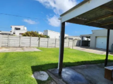 25 on Main Struisbaai