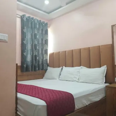 DETEEX HOTEL BABLI Các khách sạn gần Vườn Eden